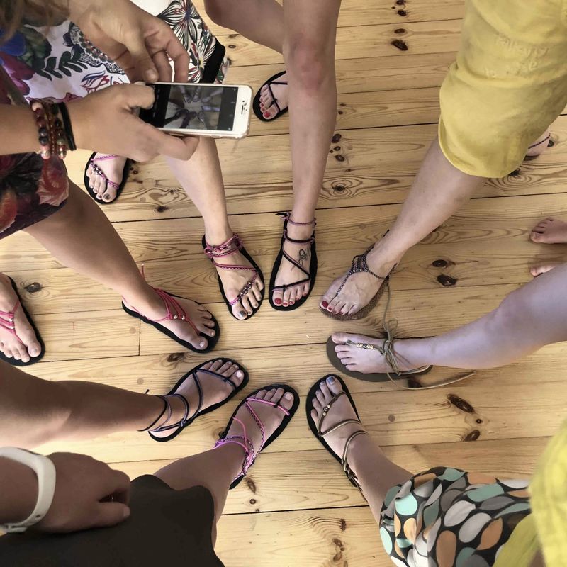 Kamarádky se začaly ptát, jestli bych jim neuvázala taky. Klasika. Začala jsem pořádat workshopy a prodávat na Fler.cz.