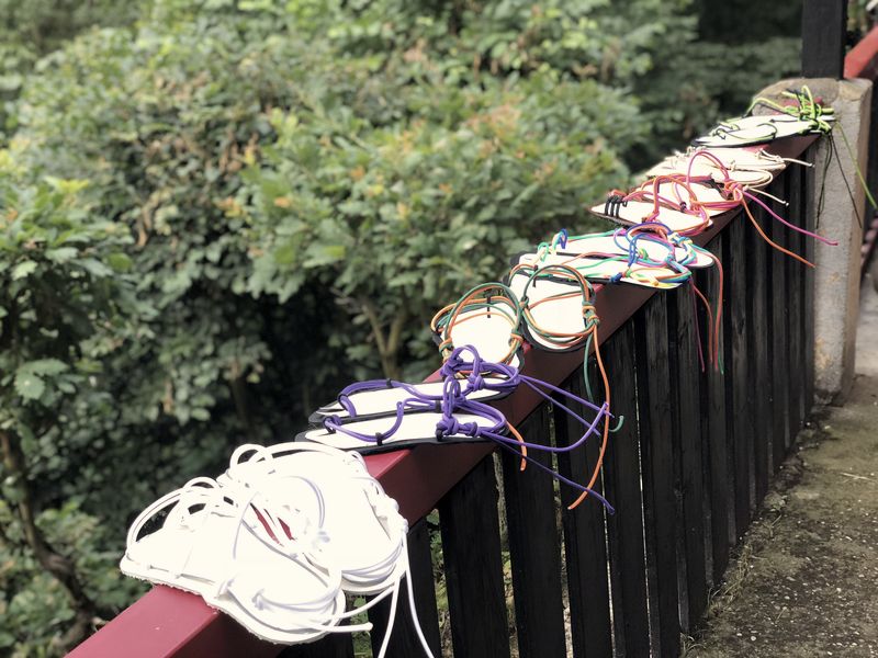 Na Fleru jsem nestíhala, musela jsem často zavírat objednávky. S malým dítětem jsem prostě nezvládala víc. Tak vznikl nápad: naučím to lidi, natočím videa, budu prodávat materiál.